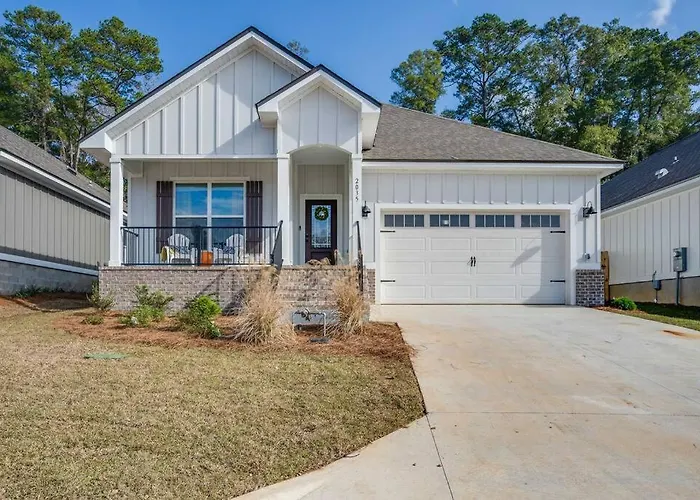 Citrus Cottage: Comfy - Hwy 10 - Peaceful Retreat * Tallahassee