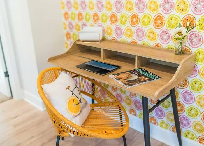 Citrus Cottage: Comfy - Hwy 10 - Peaceful Retreat Tallahassee