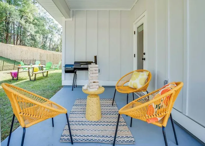 Citrus Cottage: Comfy - Hwy 10 - Peaceful Retreat *