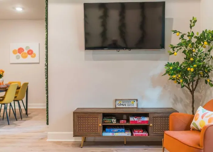 Citrus Cottage: Comfy - Hwy 10 - Peaceful Retreat Ferienhaus