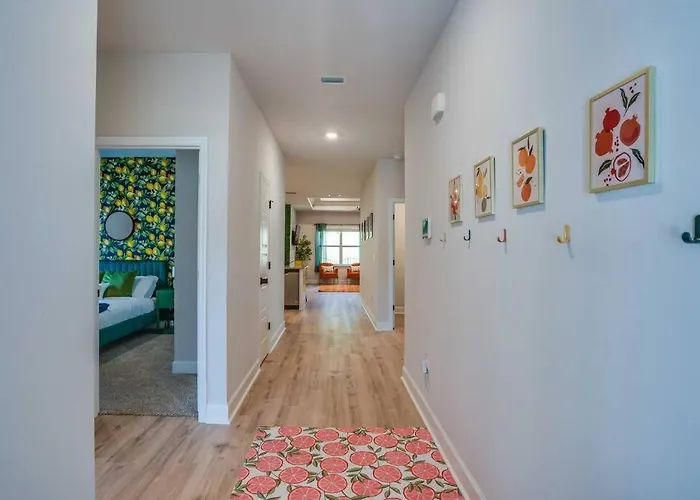 Citrus Cottage: Comfy - Hwy 10 - Peaceful Retreat *