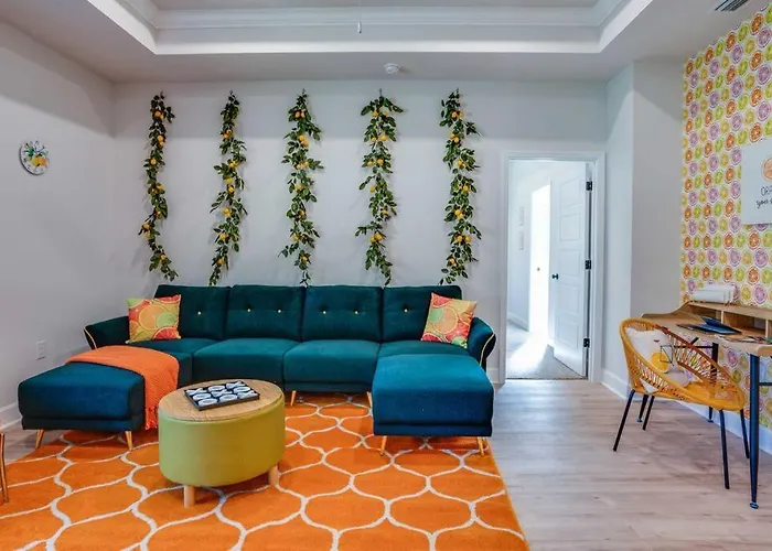 Citrus Cottage: Comfy - Hwy 10 - Peaceful Retreat Tallahassee