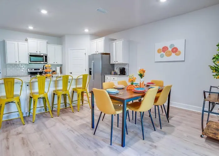 Citrus Cottage: Comfy - Hwy 10 - Peaceful Retreat * Tallahassee