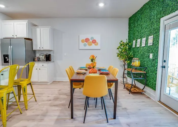 Ferienhaus Citrus Cottage: Comfy - Hwy 10 - Peaceful Retreat